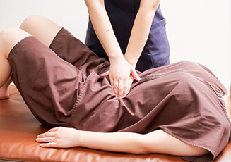 神門鍼灸整骨院 アーク　施術中